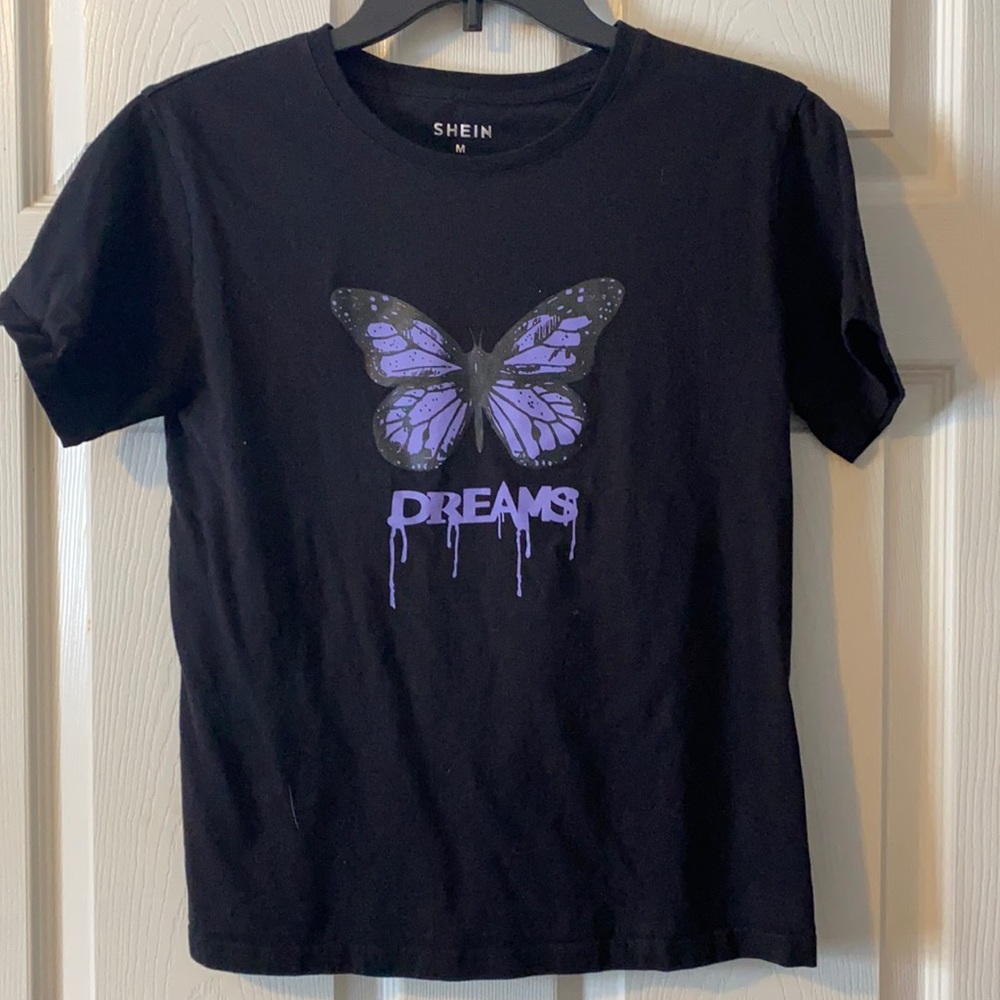 She in dreams T-shirt.